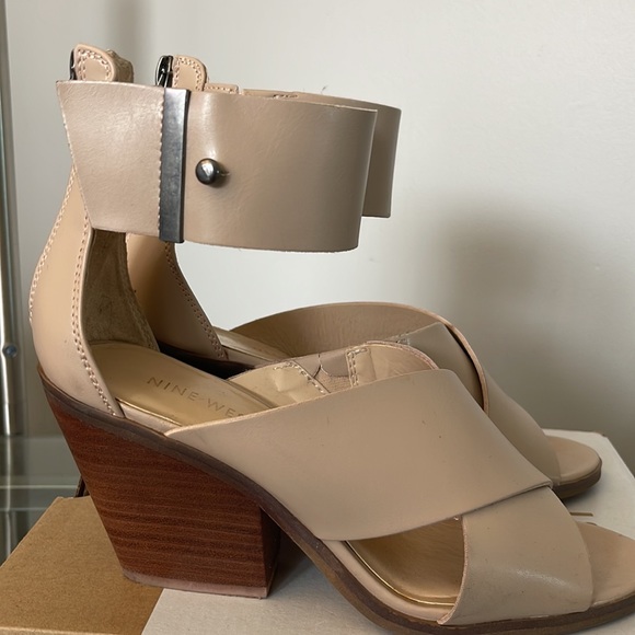 Sandals - Picture 3 of 3